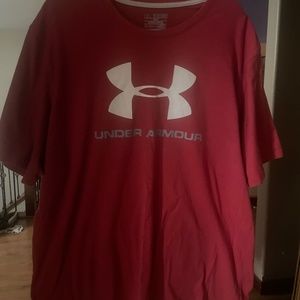 Men’s under Armour red T-shirt